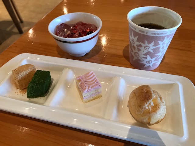 食べ放題バイキング