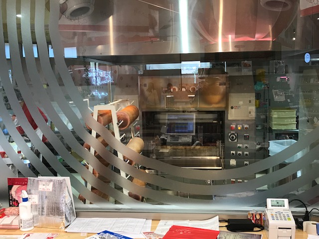 いちごファクトリーバームクーヘン製造過程